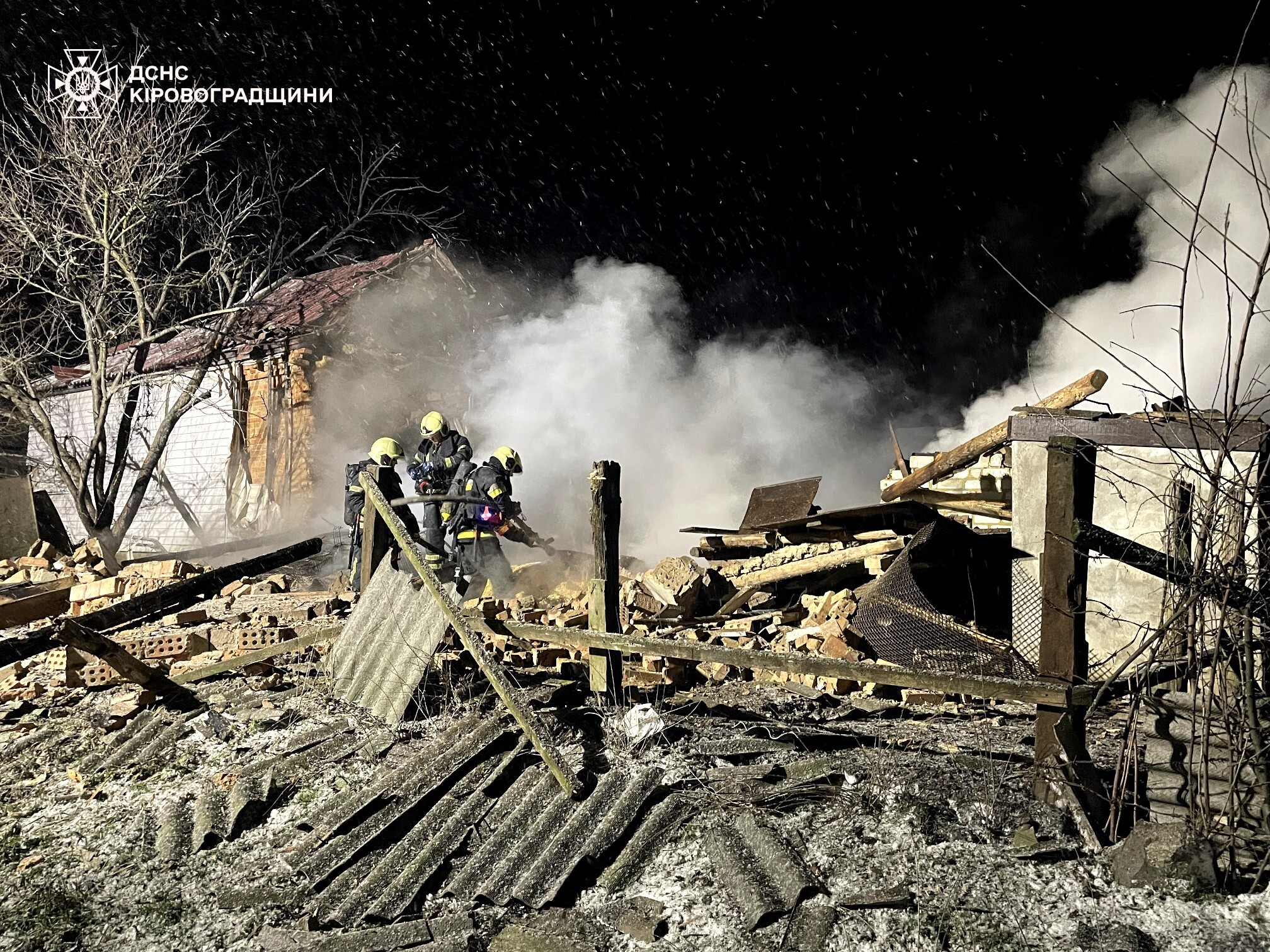 Рятувальники ліквідували наслідки ворожого обстрілу на Кіровоградщині