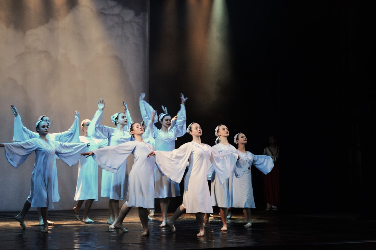 У Кропивницькому юні таланти запалювали ліхтариками доброти й миру (ФОТО)