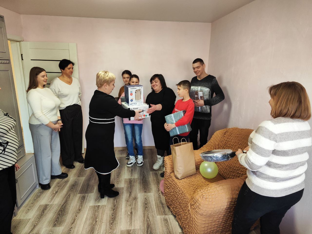 Багатодiтна родина отримала квартиру в Кропивницькому районi