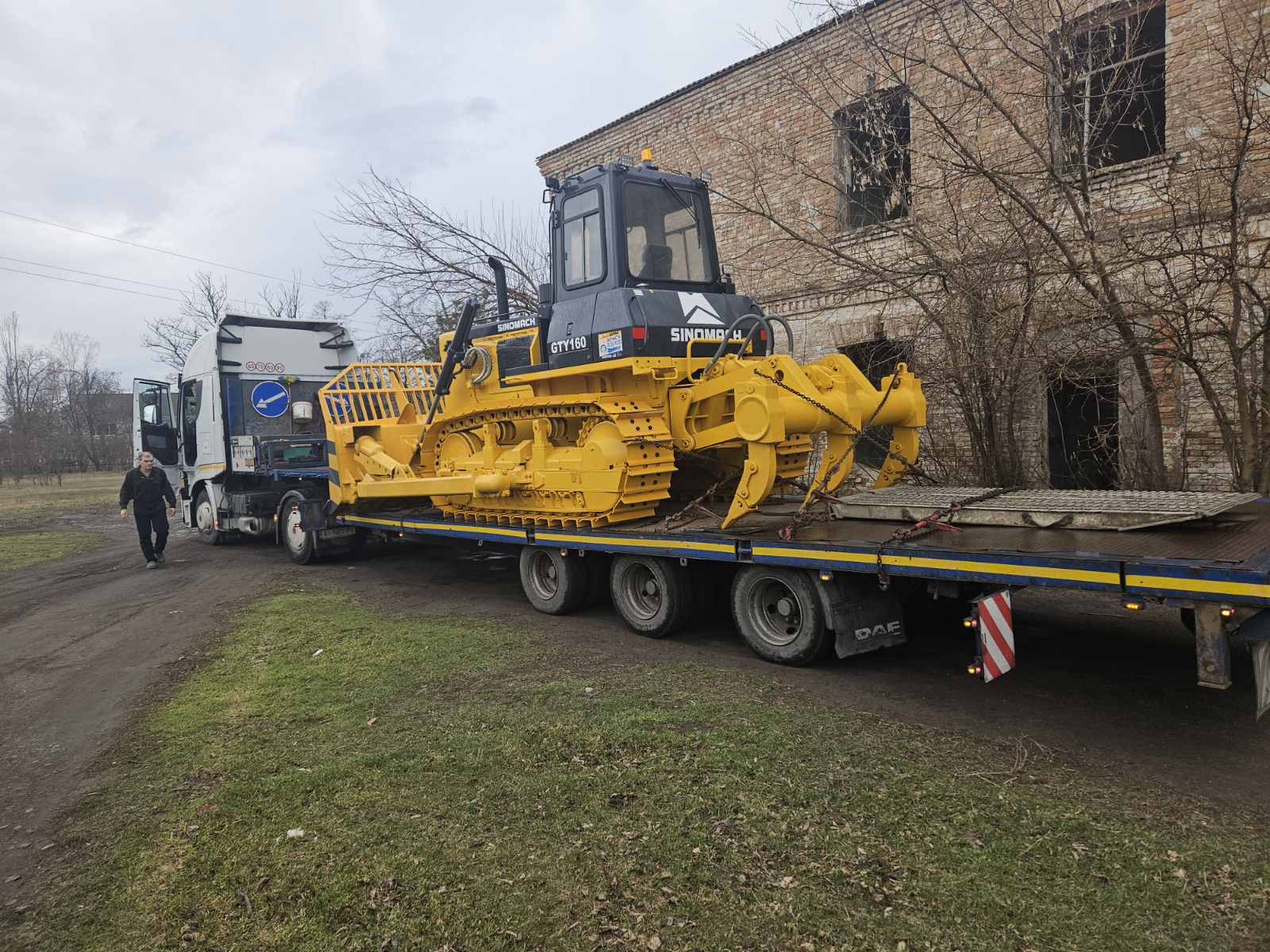 В громаду на Кіровоградщині придбали бульдозер