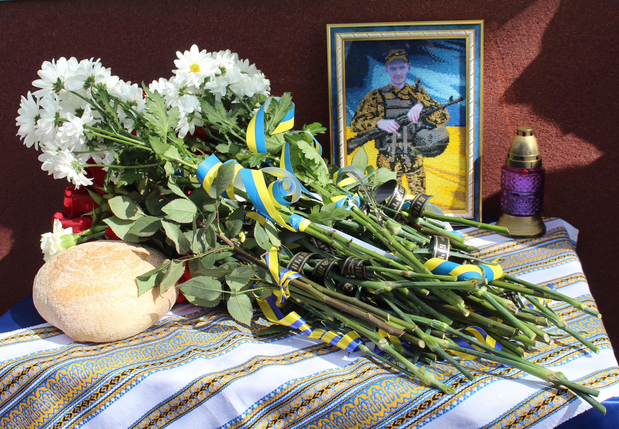 В школi на Кiровоградщинi вiдкрили меморiальну дошку загиблому воїну