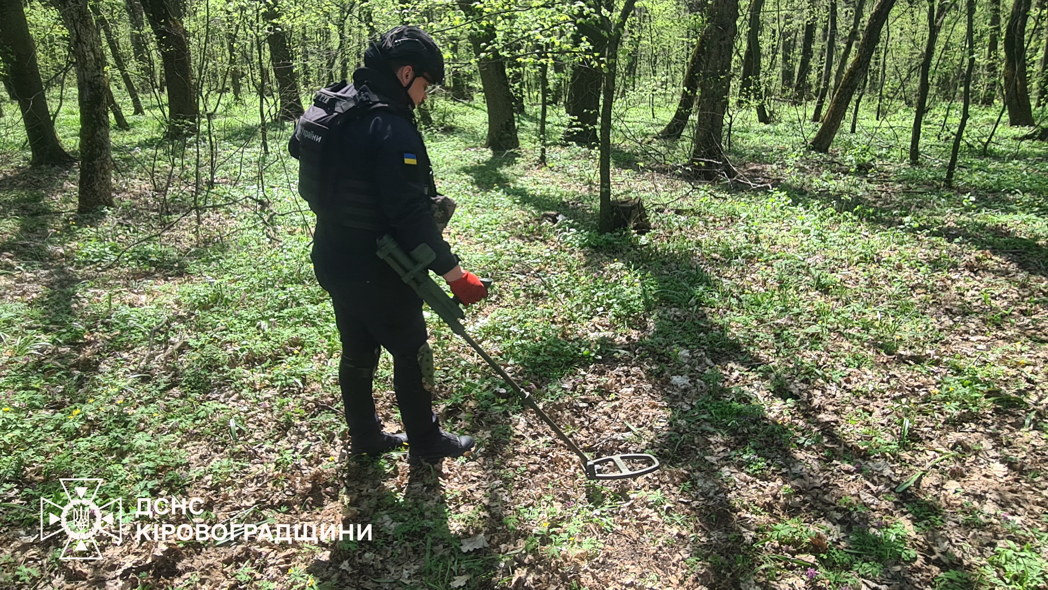 На Кіровоградщині сапери знищили артснаряди та міну
