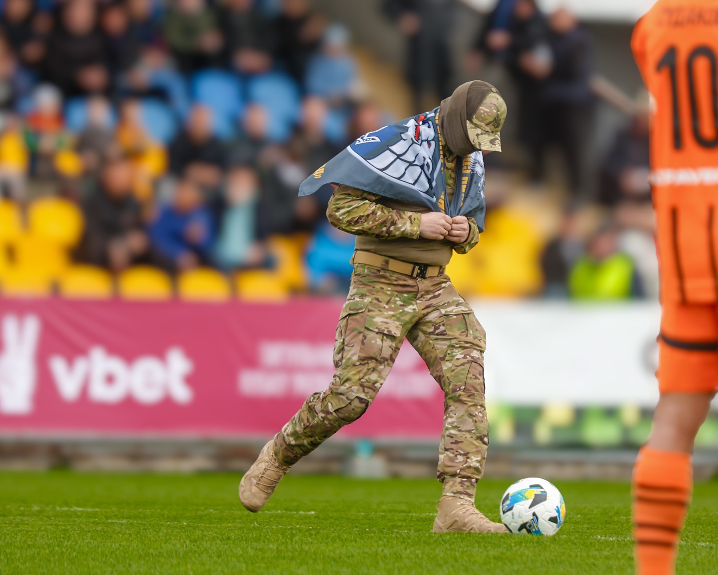 На Кіровоградщині спецпризначенець виконав перший удар у матчі чвертьфіналу Кубку України