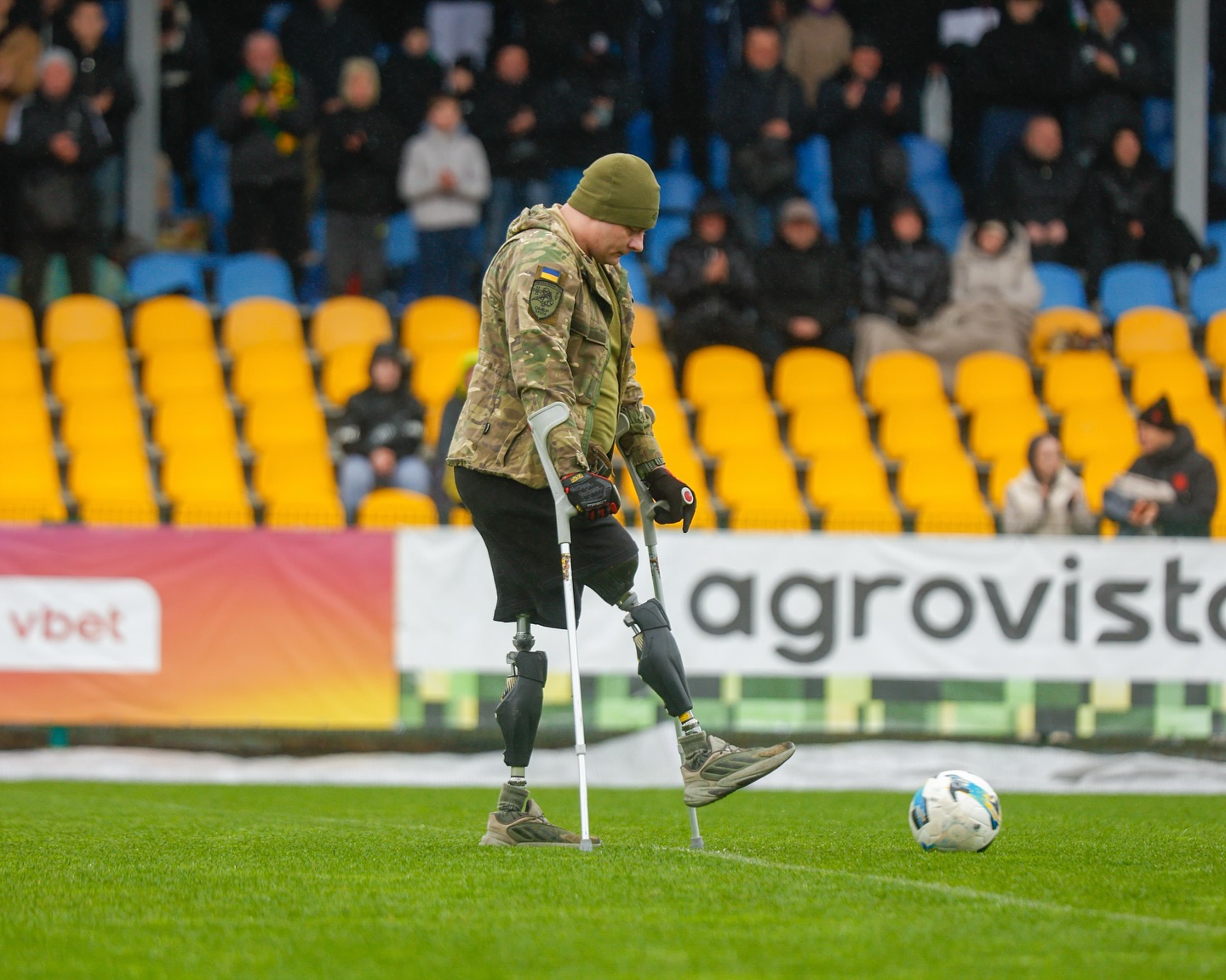 Ветеран війни Володимир Виноградов зробив перший удар у матчі «Олександрія» – «Кривбас»