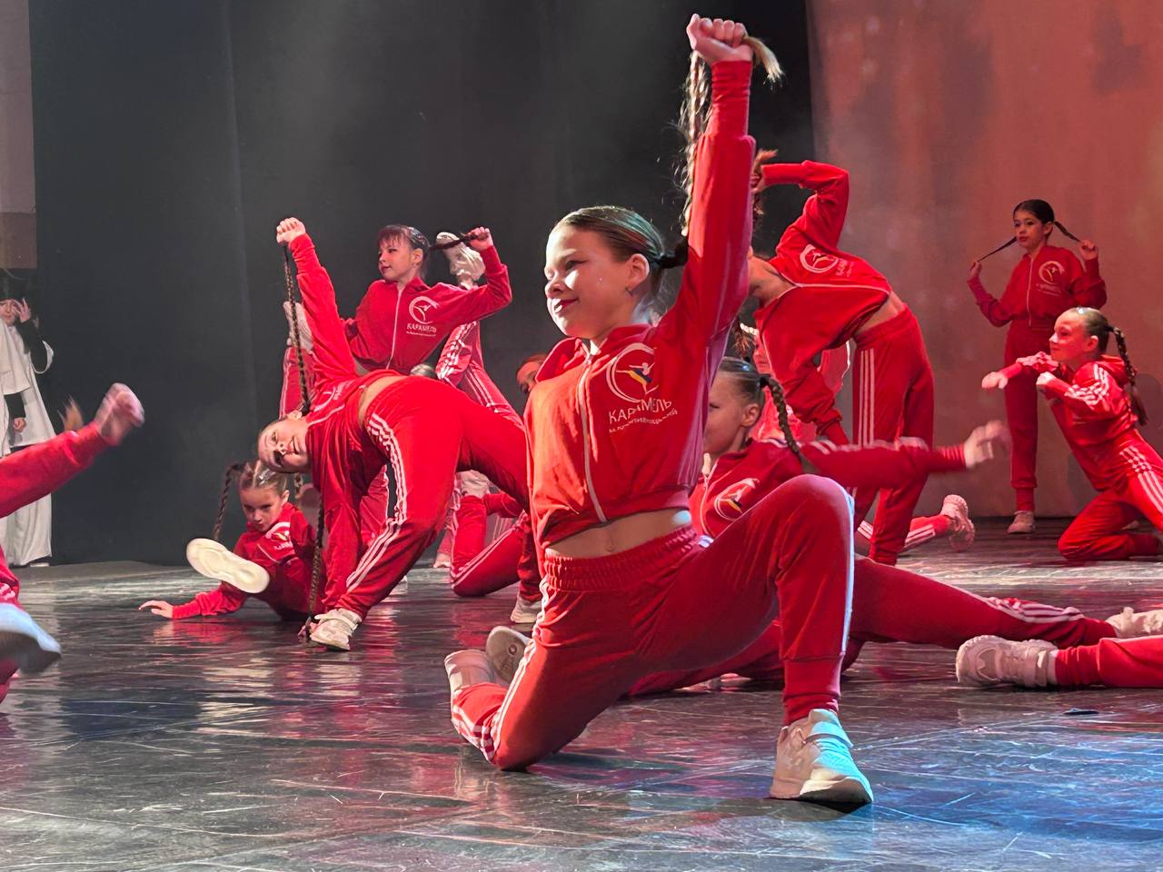 Юнi хореографи “запалювали” на сценi кропивницької фiлармонiї