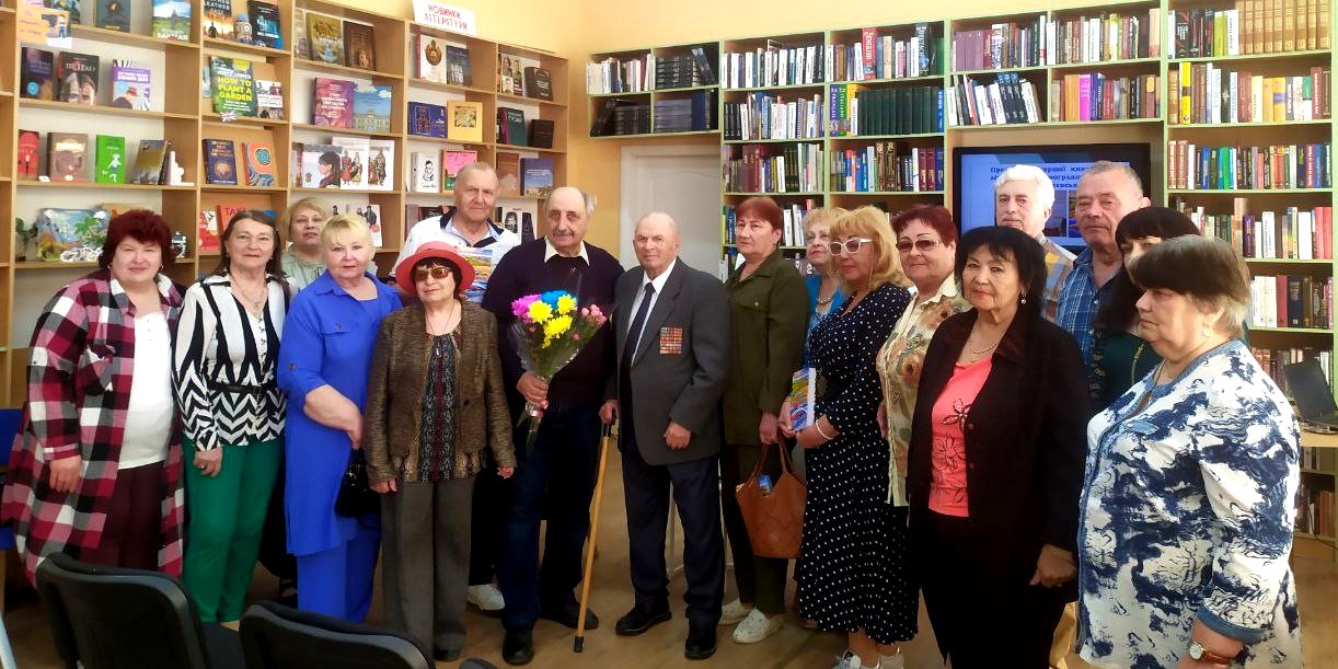 У Кропивницькому презентували книгу журналiста та педагога