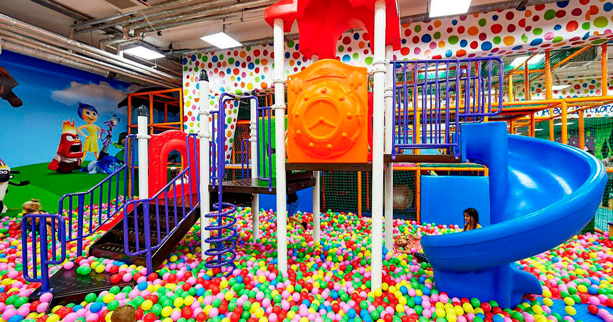 Офіціант обікрав відвідувачку дитячого центру на Кіровоградщині