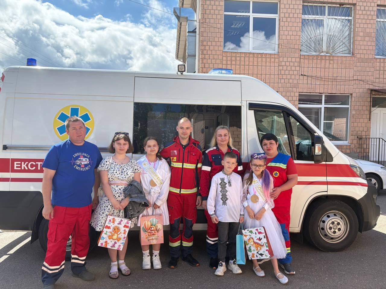 Медики “швидкої” відвідали дітей загиблих військовослужбовців