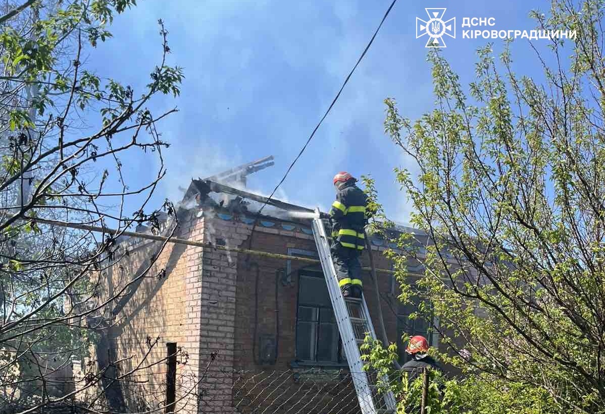 Під час пожежі на Кіровоградщині постраждала бабуся