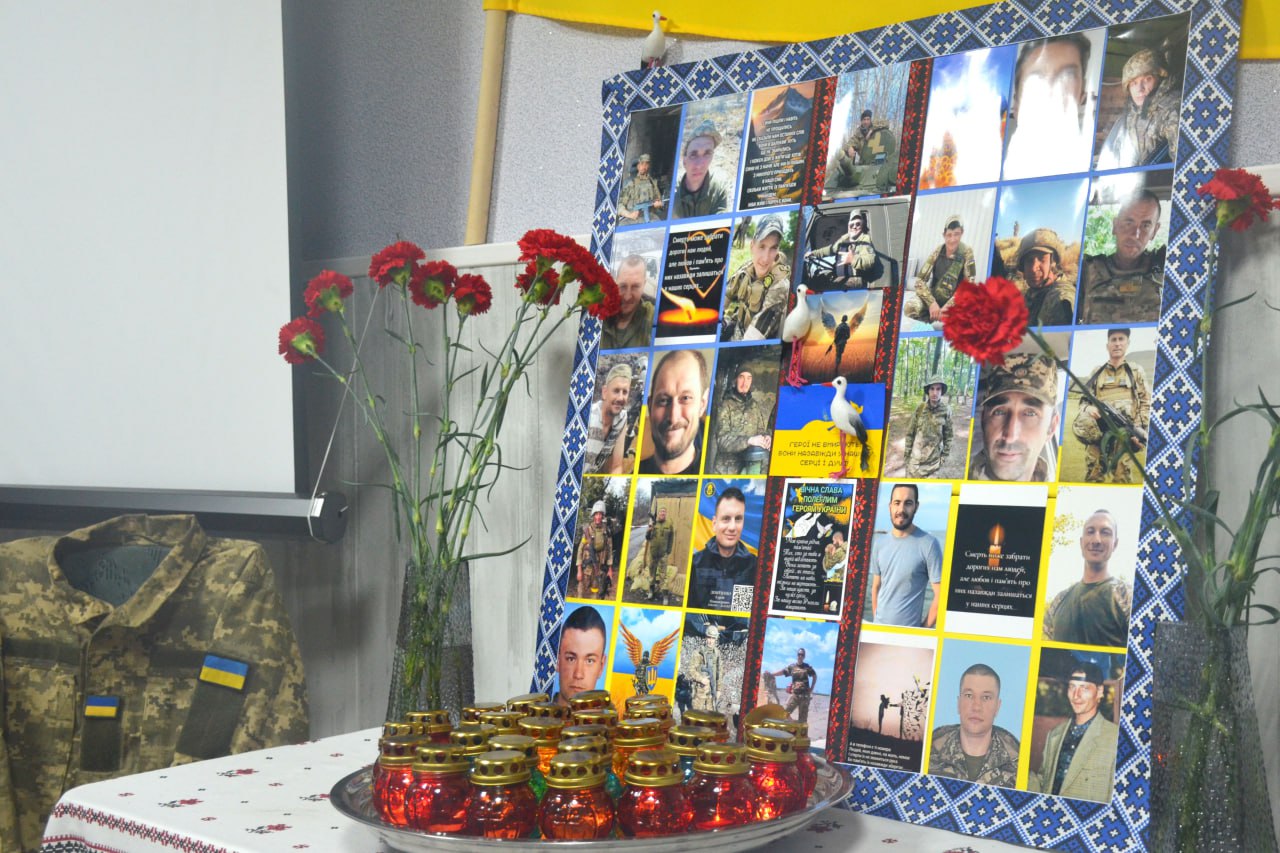 На Кіровоградщині вручили відзнаки «За мужність і відвагу» рідним загиблих захисників