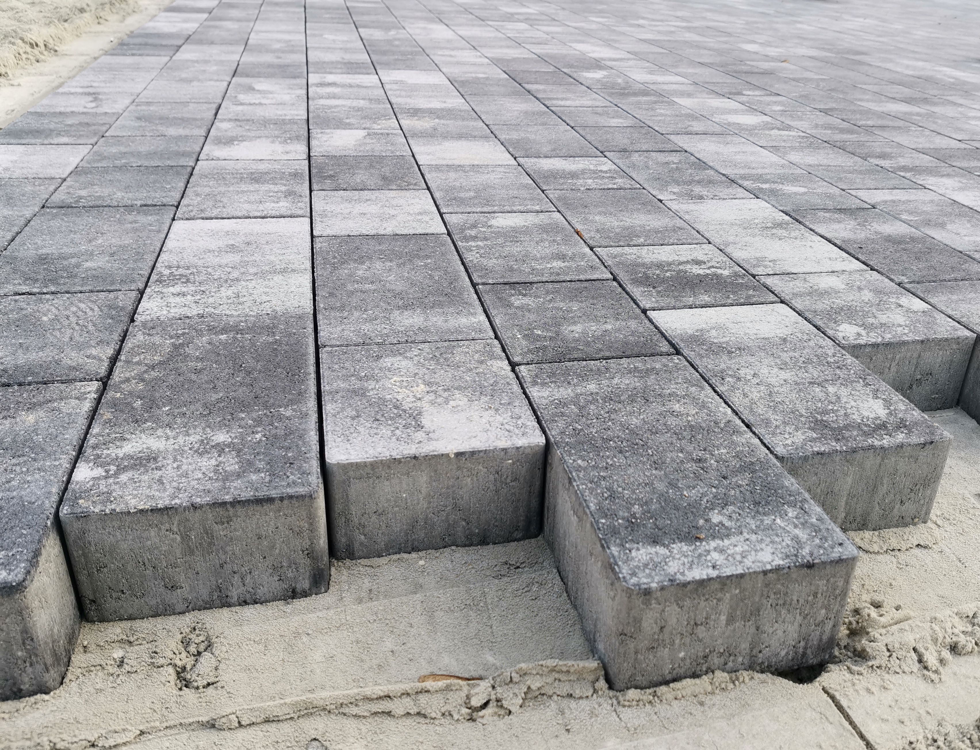 Ремонт тротуару по Великій Перспективній обійдеться у понад 11 мільйонів гривень