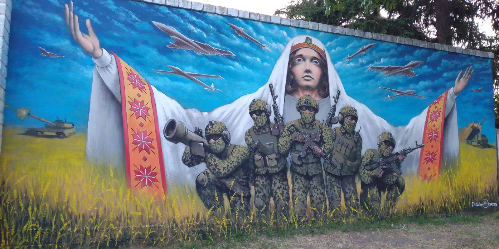 За ініціативи матері загиблого захисника, в одній з громад створили мурал