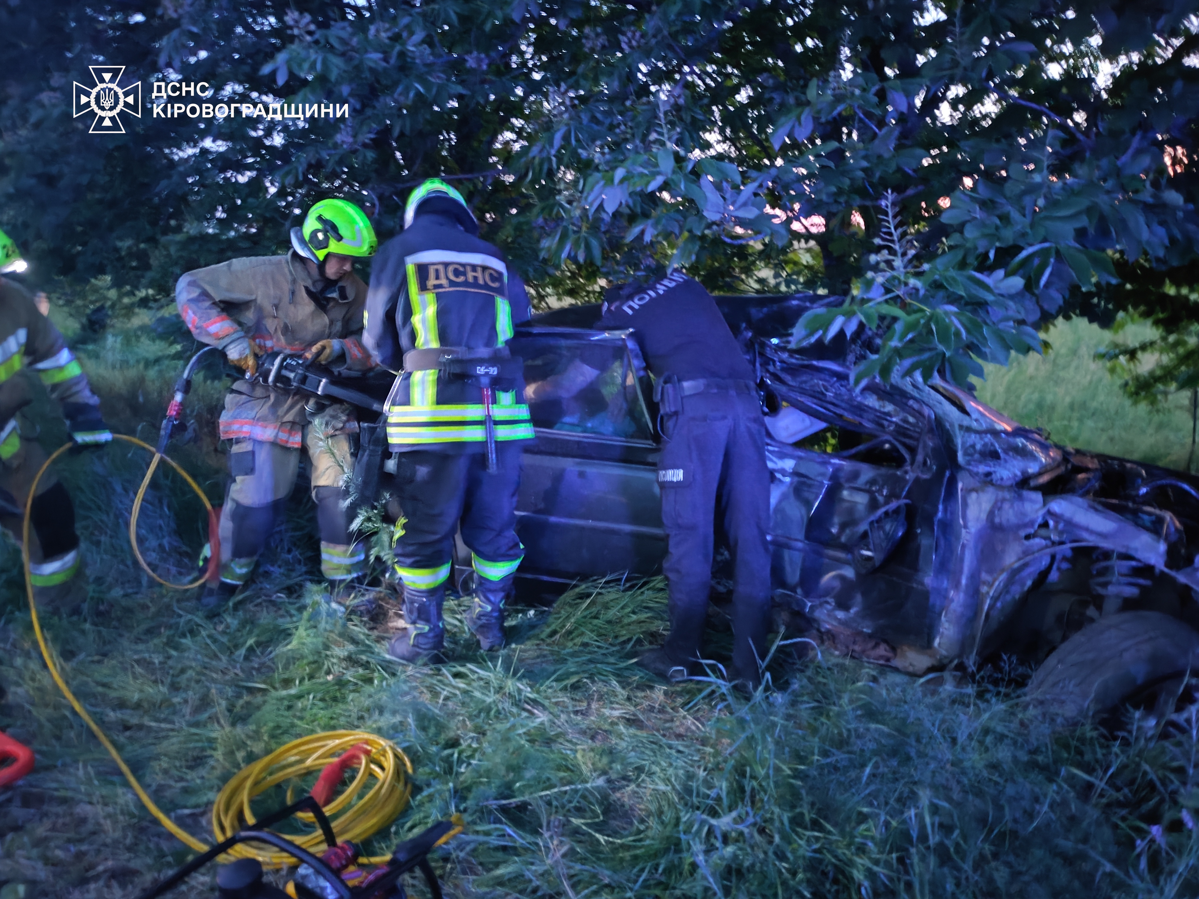 ДТП на Кiровоградщинi: з понiвеченої автiвки деблокували чоловiка