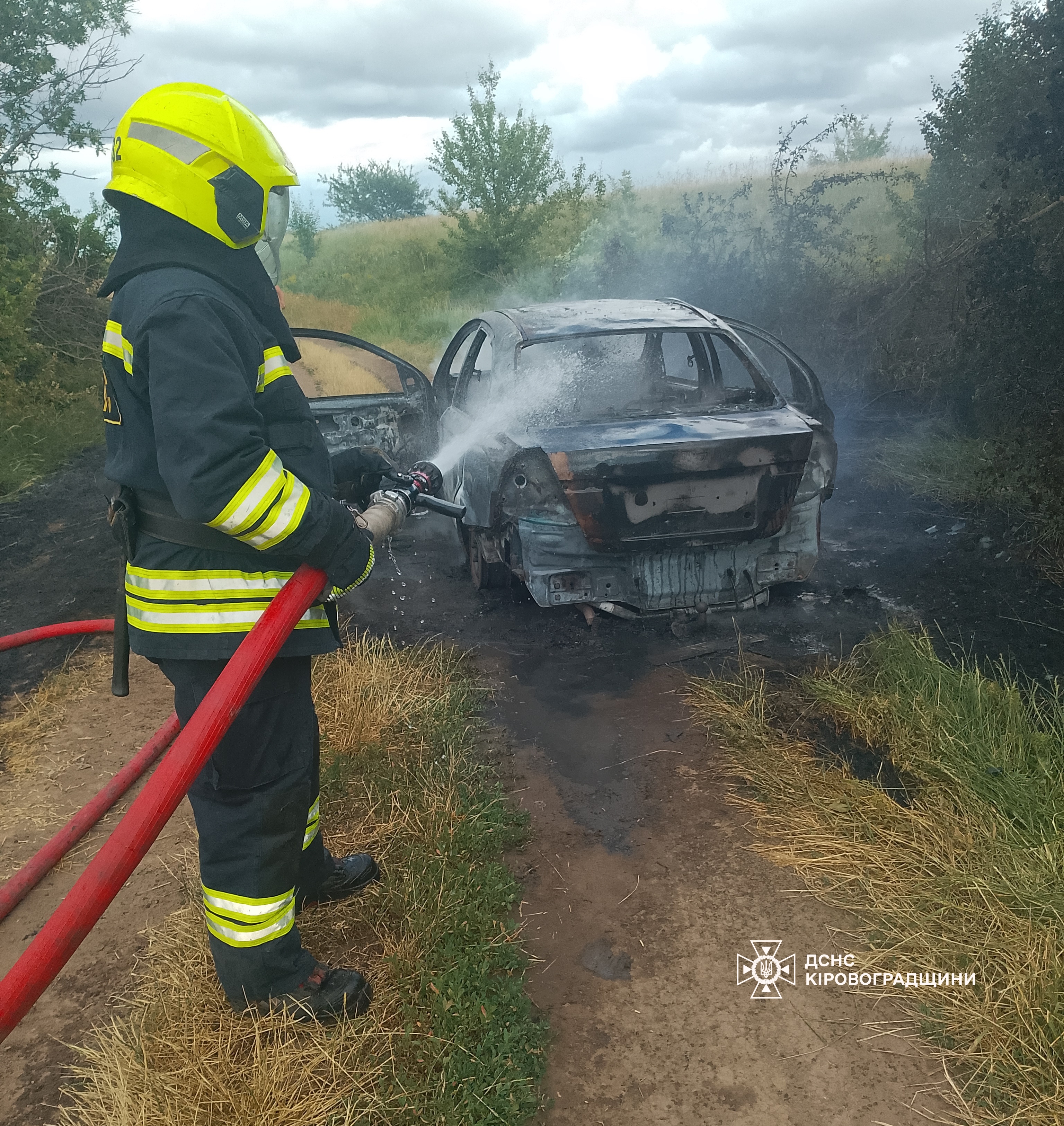 На Кiровоградщинi вщент згорiла автiвка