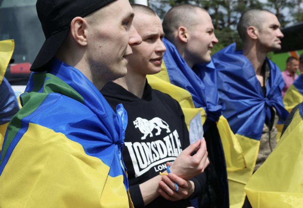 Після трьох років полону до України повернувся морпіх з Кіровоградщини