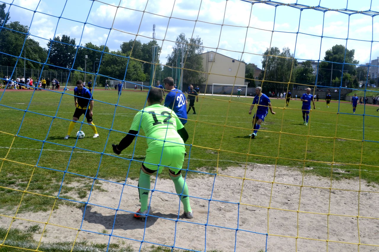 У Кропивницькому відбувся благодійний футбольний матч на підтримку ЗСУ (ФОТО)