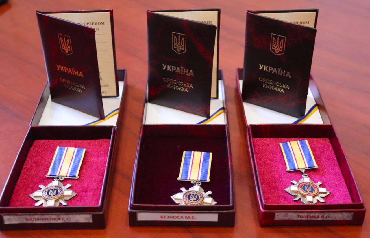 На Кiровоградщинi родичам захисникiв вручили ордени