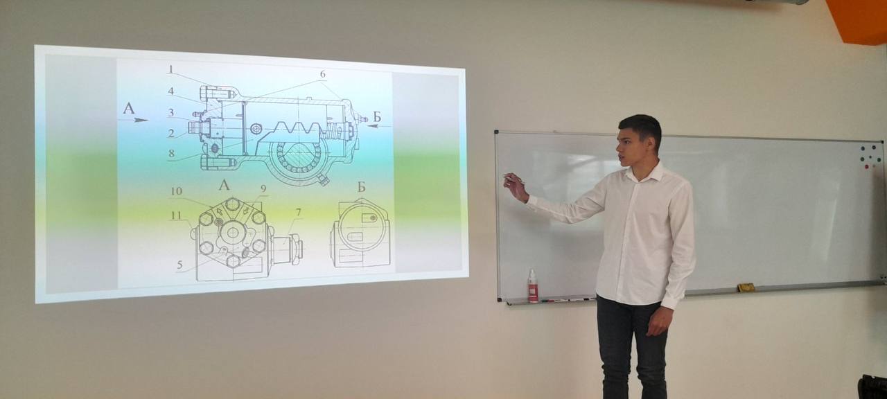 Юнакові, який невдало пірнув у воду в Кропивницькому, необхідна допомога