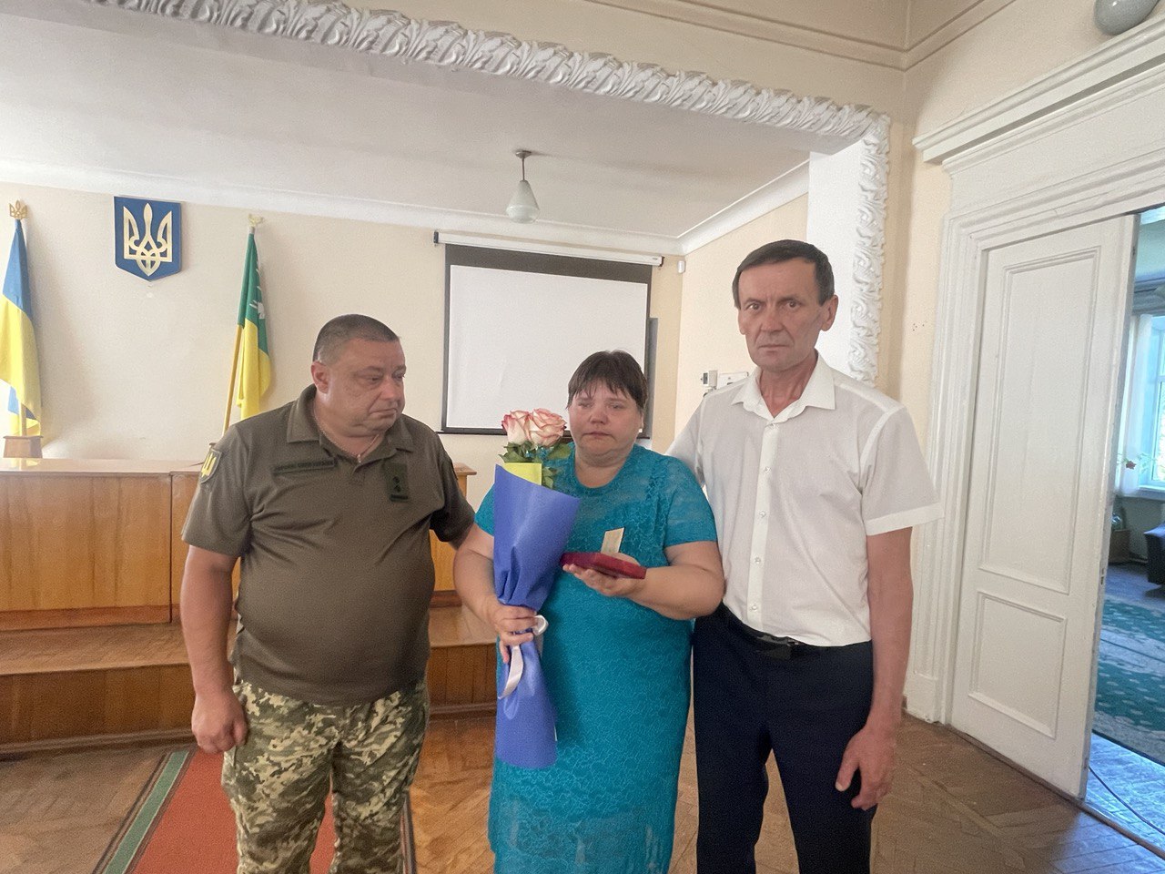 Державну нагороду загиблого воїна з Кiровоградщини вручили його мамi
