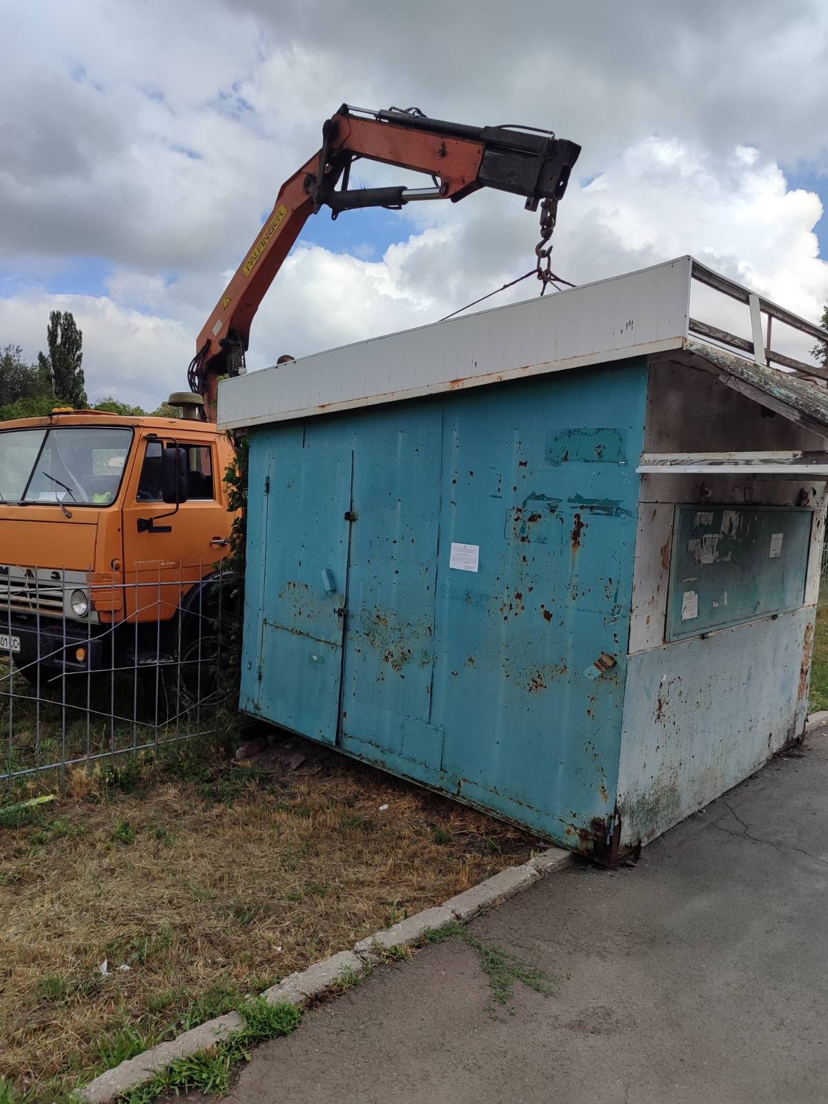 В громаді на Кіровоградщині демонтували незаконний МАФ