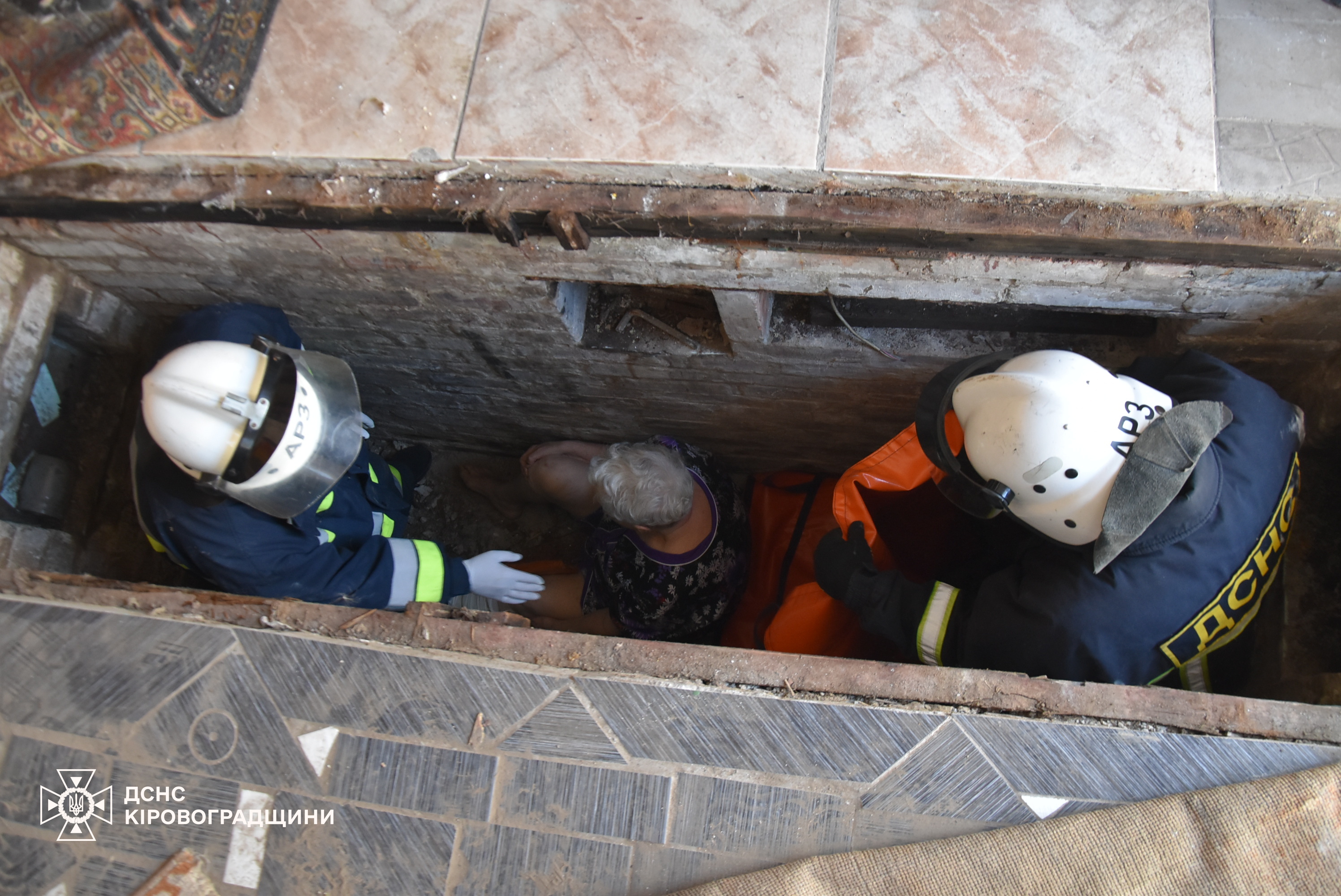 У Кропивницькому жiнка впала в оглядову яму