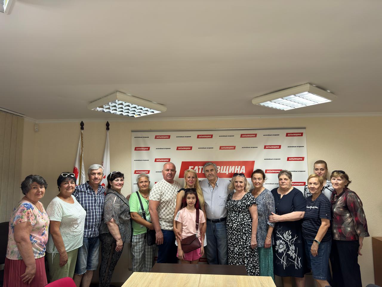 На Кіровоградщині з нагоди 26-ї річниці ВО «Батьківщина» в обласному штабі відбулися зустрічі з керівниками виборчих дільниць