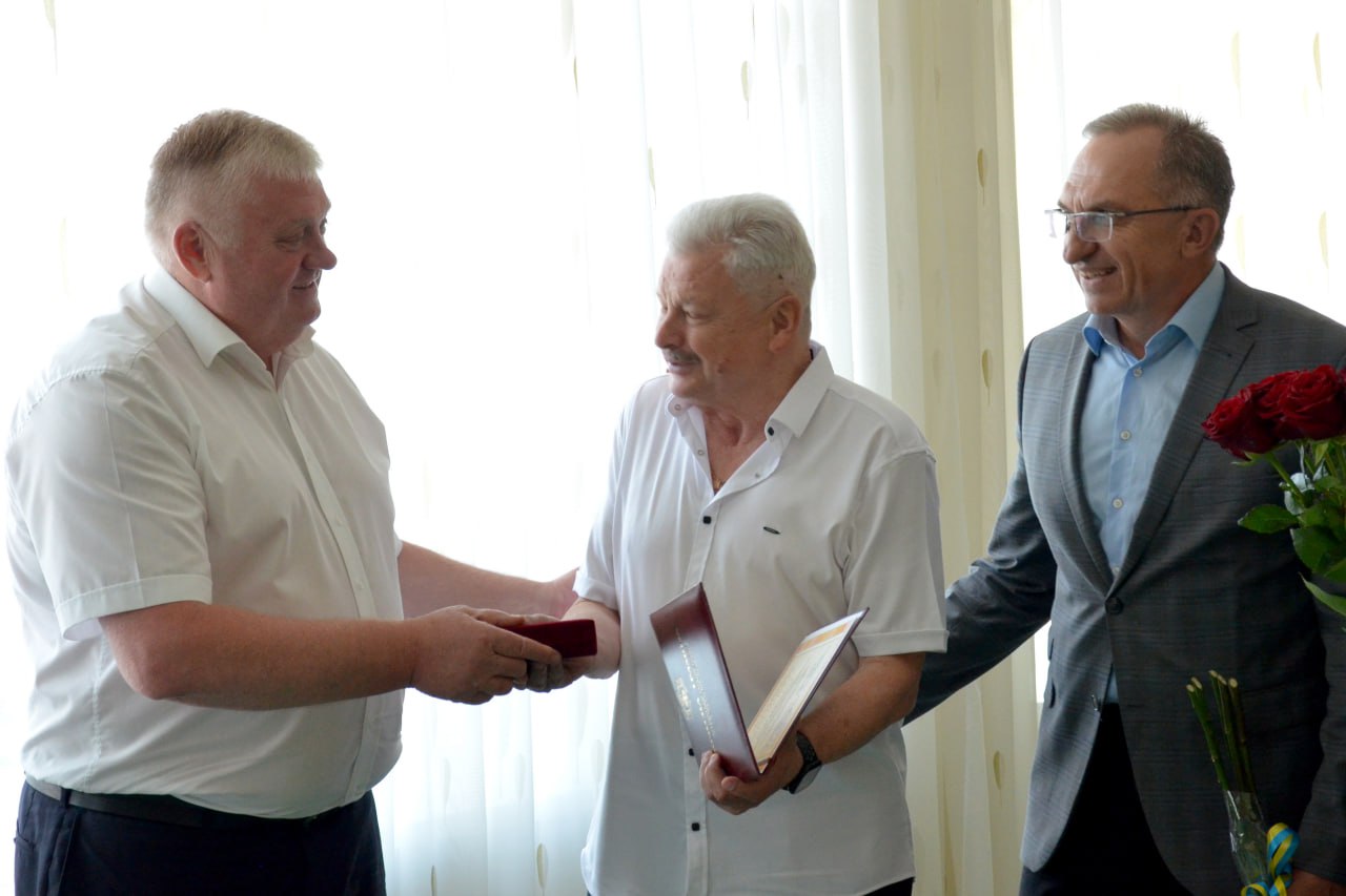 В Кропивницькому нагородили керівника регіонального центру медичної реабілітації та паліативної допомоги