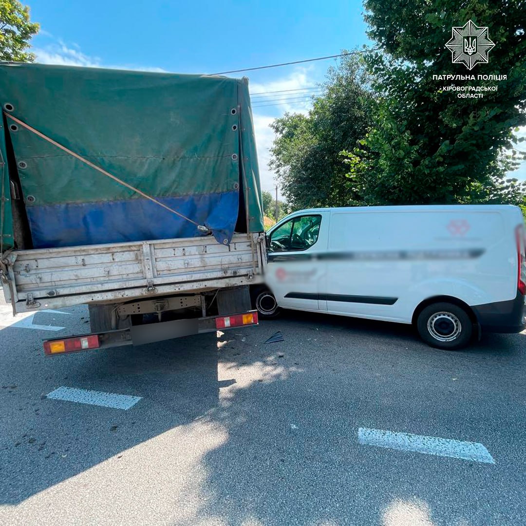 На Кіровоградщині водій не врахував дорожньої обстановки та скоїв ДТП
