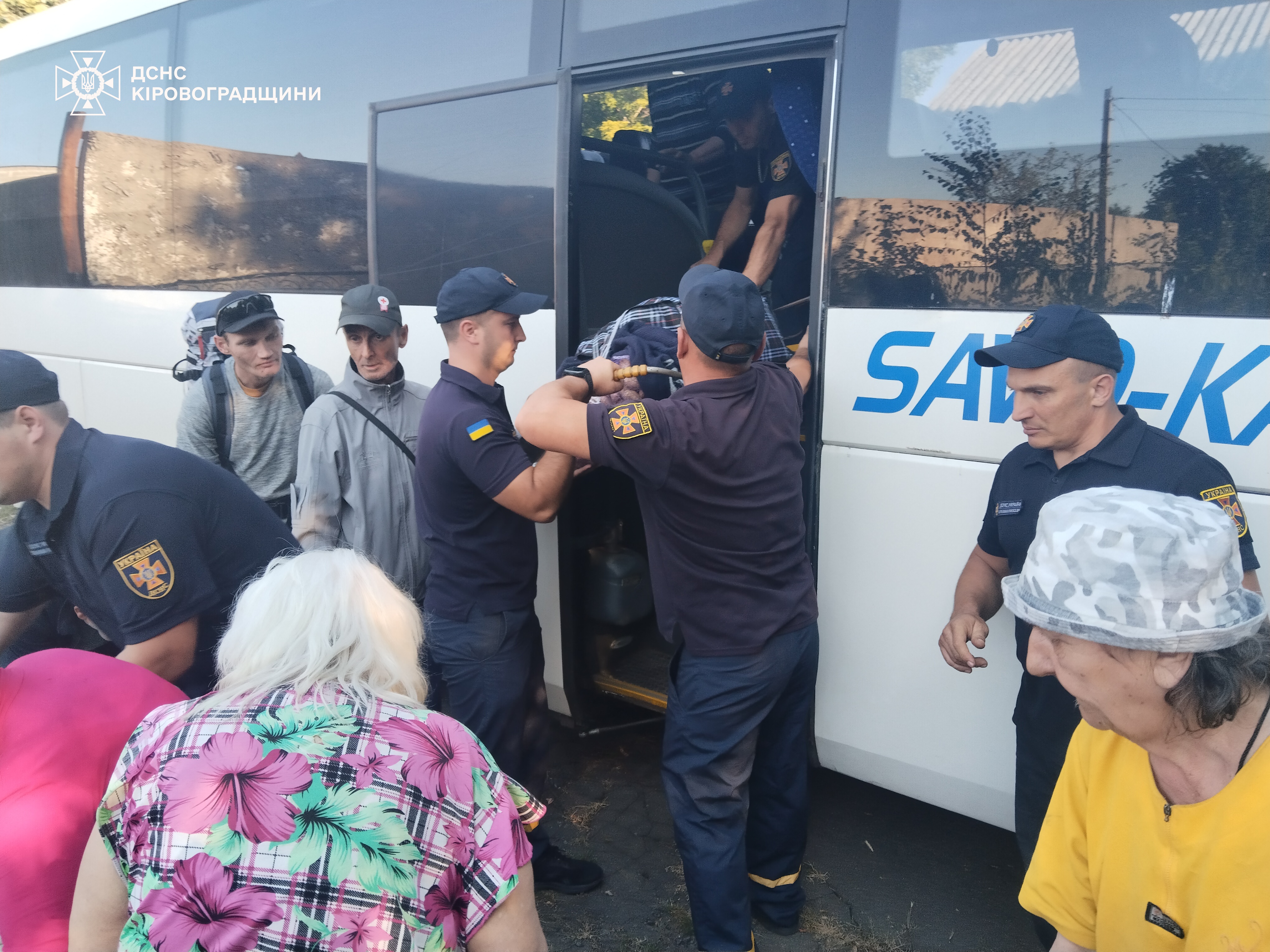 На Кiровоградщинi зустрiли евакуацiйний автобус з Донеччини