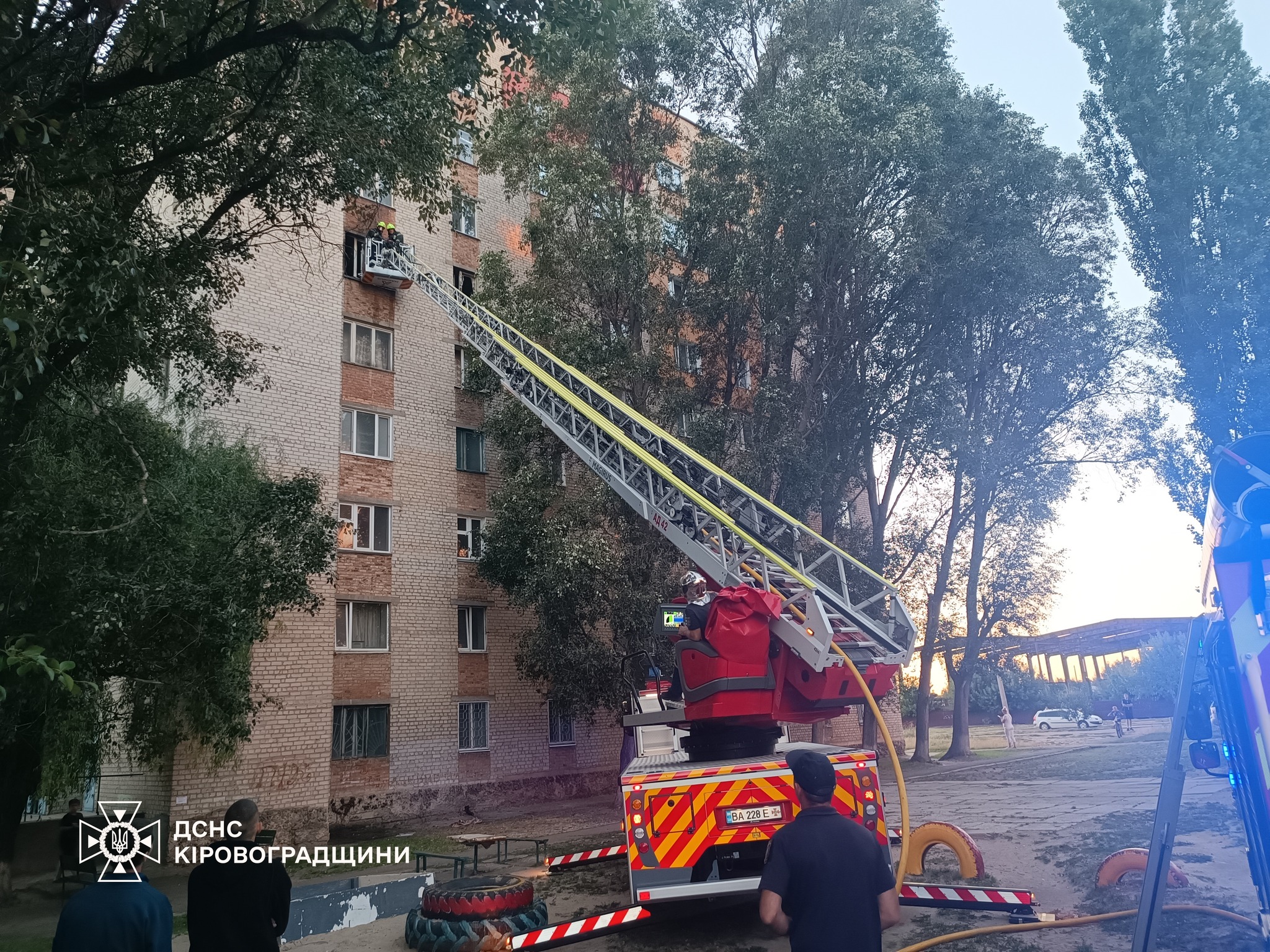 Дитину та жiнку врятували пiд час пожежi на Кiровоградщинi