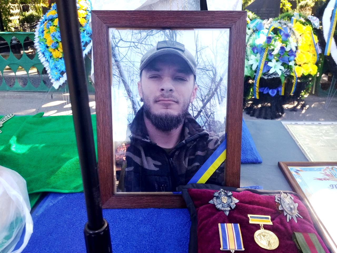 У Кропивницькому попрощалися iз молодшим сержантом Дмитром Соботяком