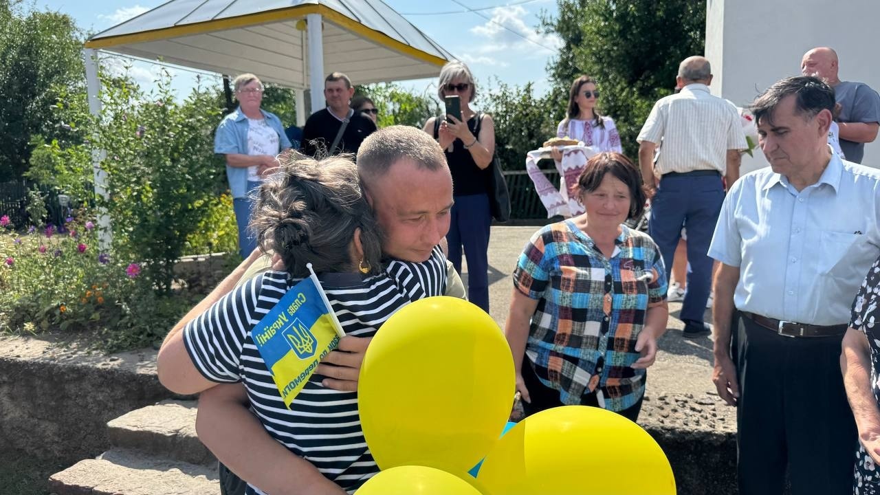 У двох громадах Кіровоградщини повідомили про повернення додому військових, звільнених з полону