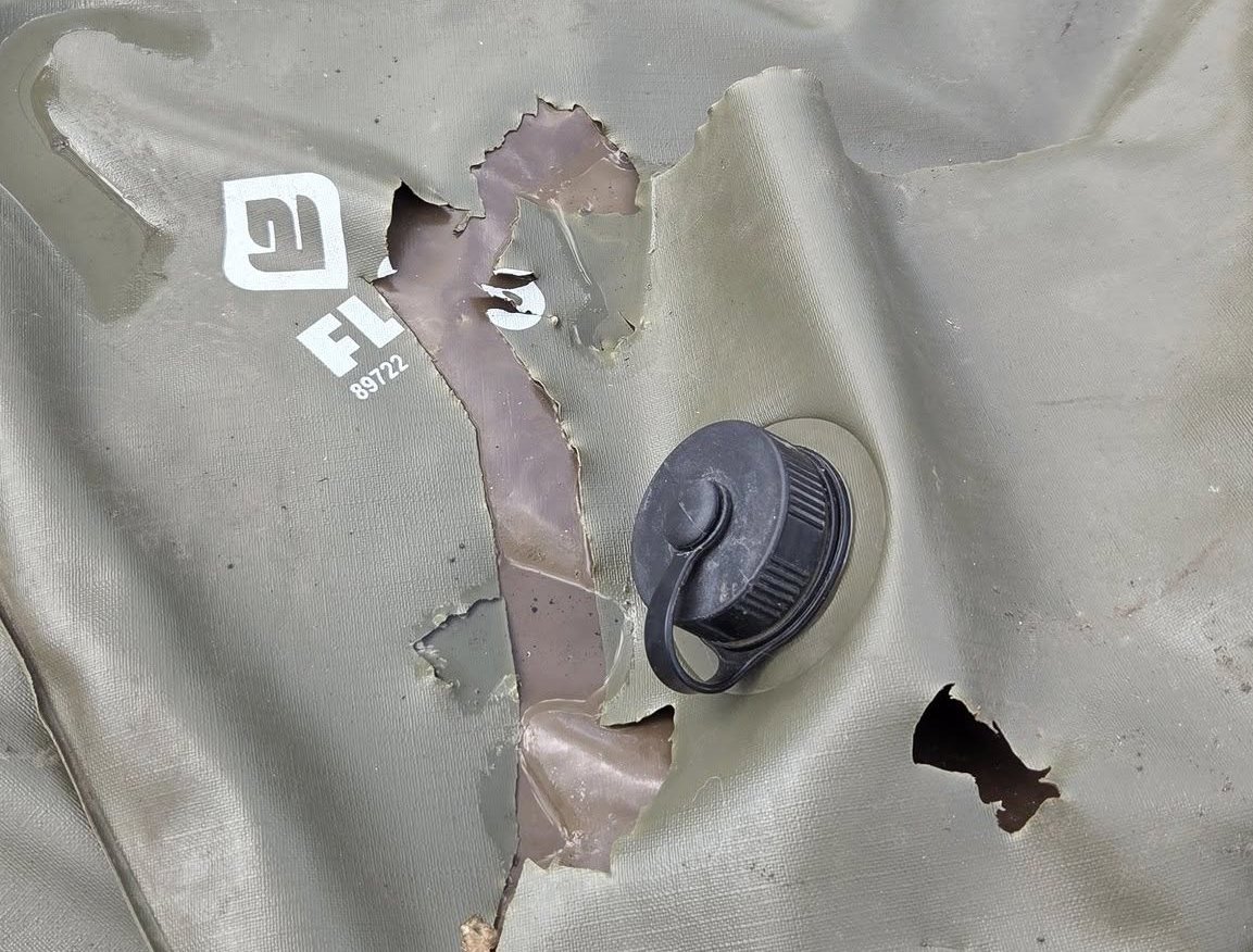 У Кропивницькому вандали пошкодили мiшки для поливу дерев