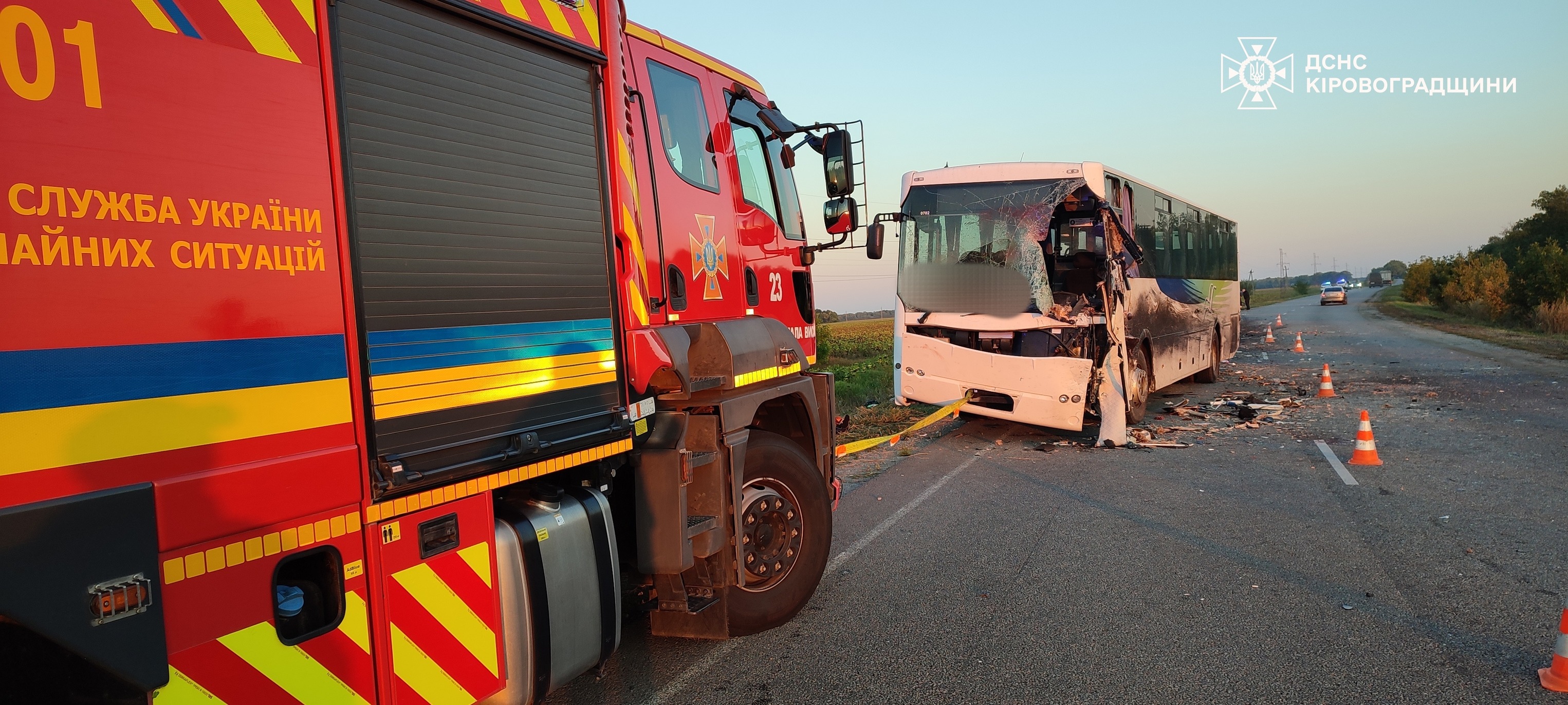Шість людей, серед яких дитина, загинули в автотрощі на Кіровоградщині