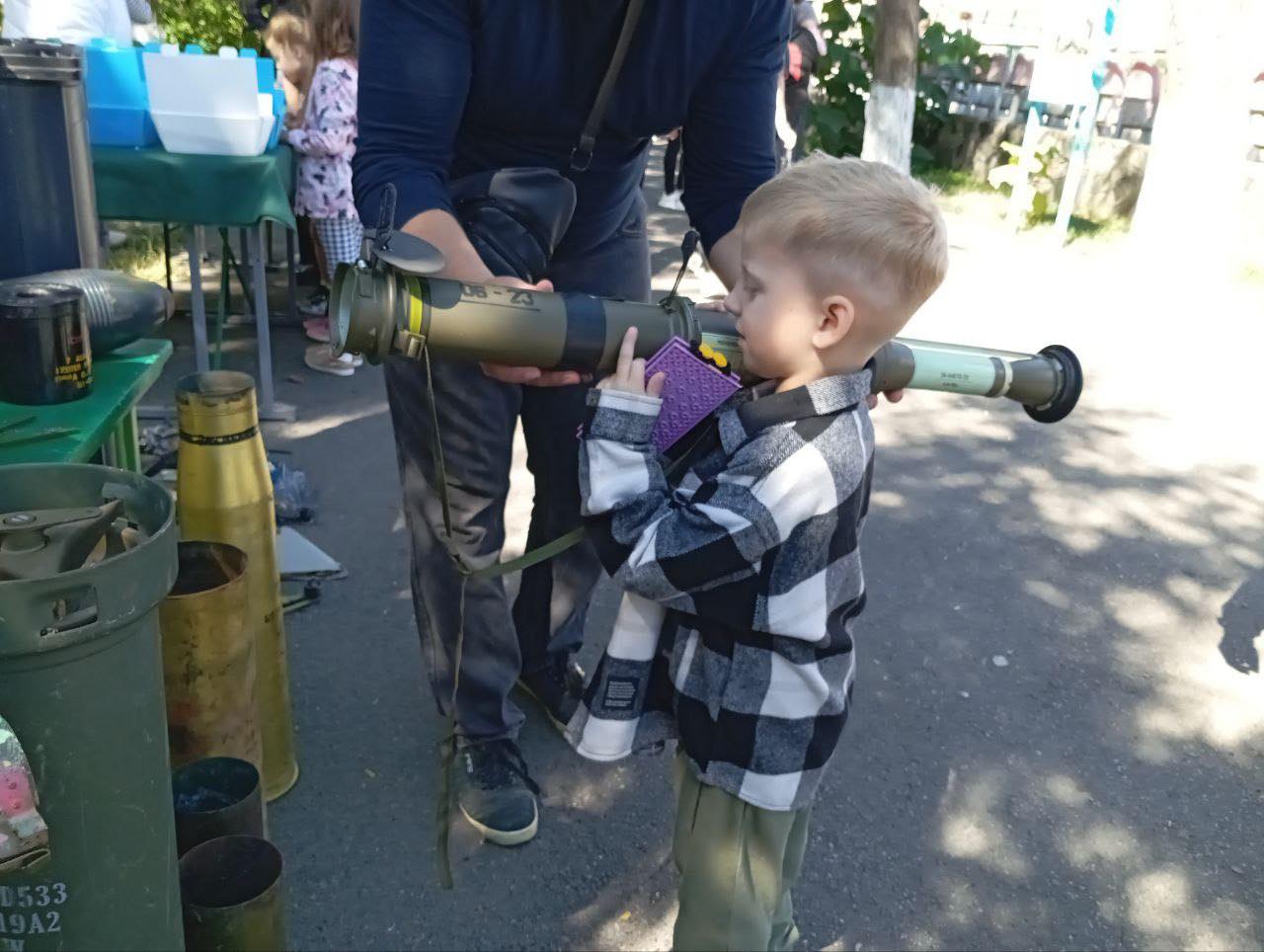 В громаді на Кіровоградщині представили виставку зброї (ФОТО)