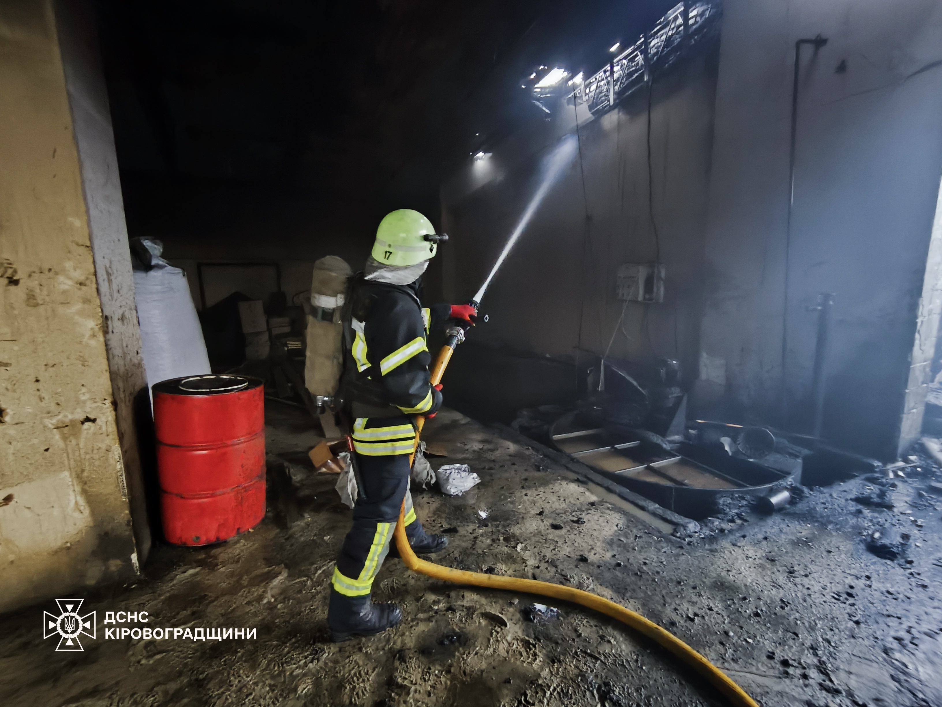 В громадi на Кiровоградщинi загорiлося примiщення цеху