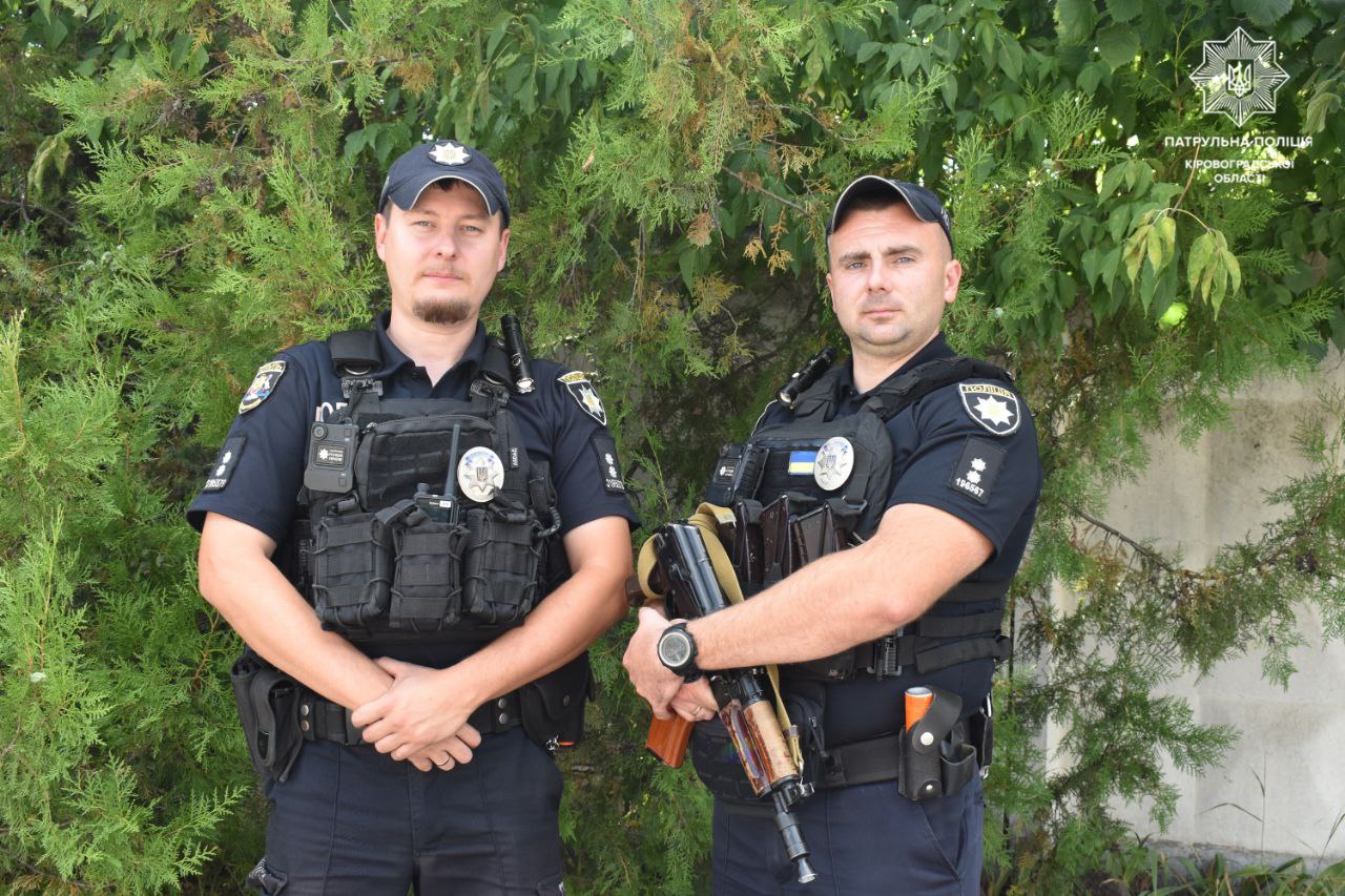 Кропивницькі патрульні допомогли повернути батькові дитину, що загубилася