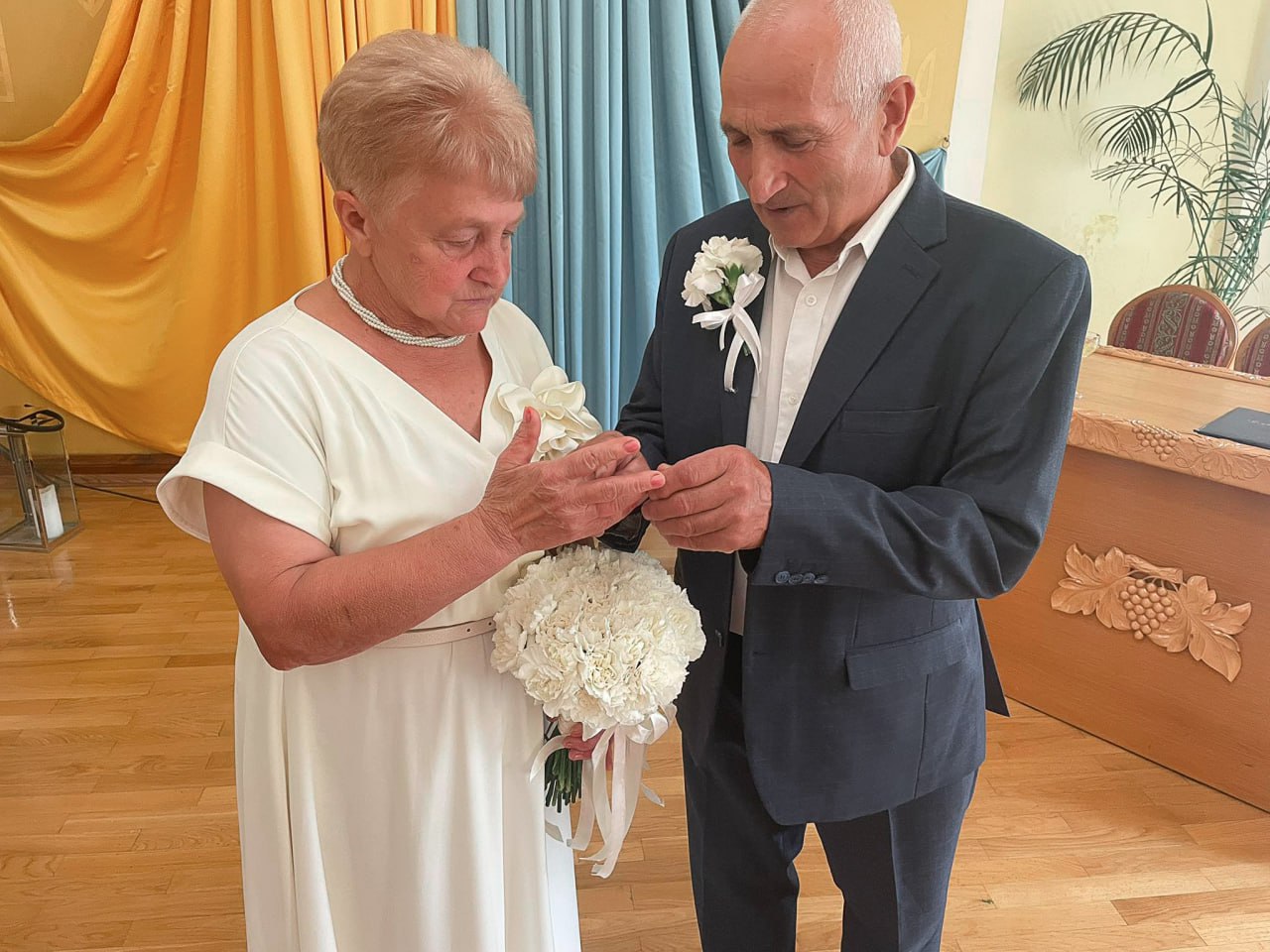 Понад сто пар стали на весiльний рушник в Кiровоградськiй областi