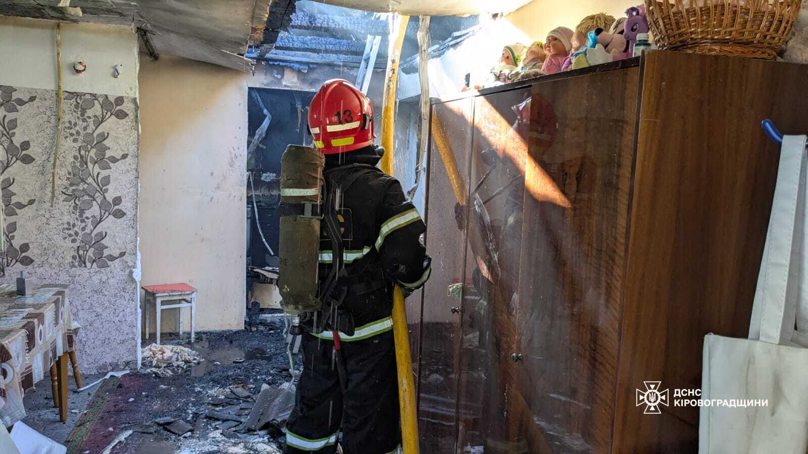 Автівка та будинок палали на Кіровоградщині