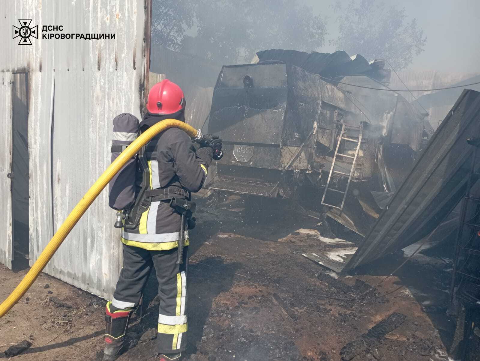 У громаді на Кіровоградщині вогонь знищив комбайн