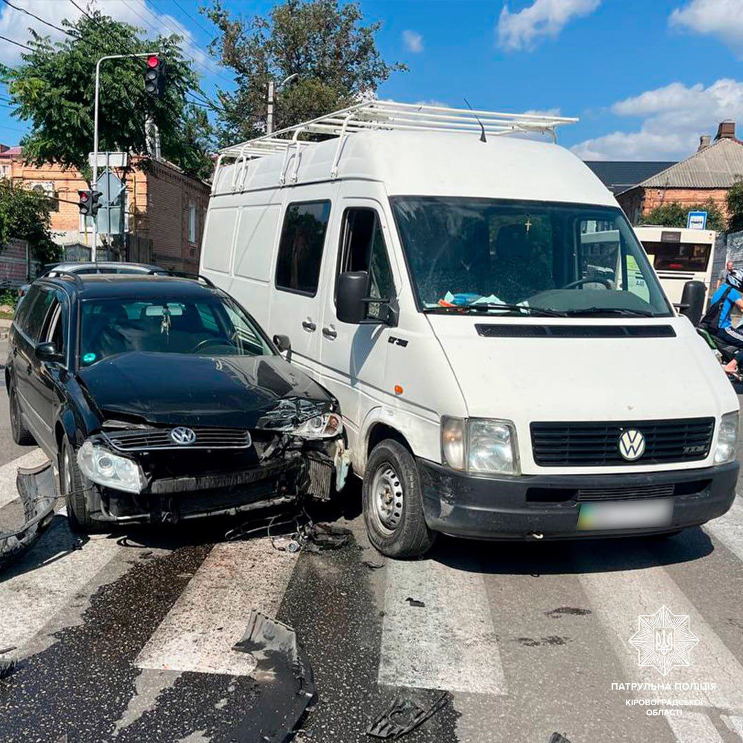 У Кропивницькому водій вантажного фургона став винуватцем ДТП
