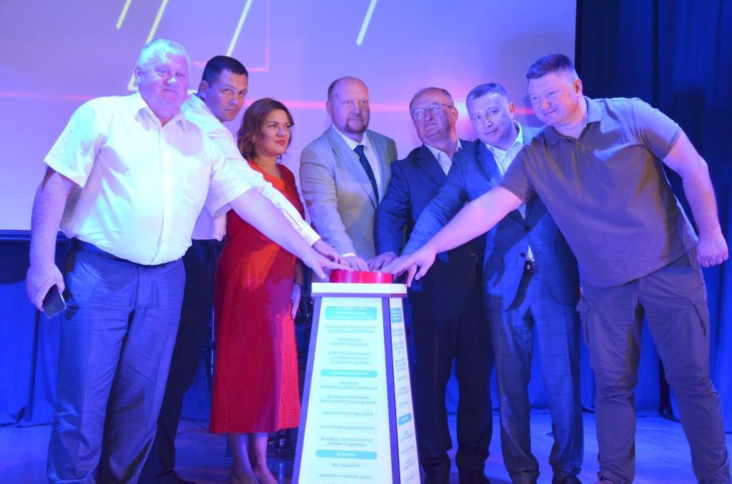 У Кропивницькому відкрили новий фаховий коледж “Альма-матер +”