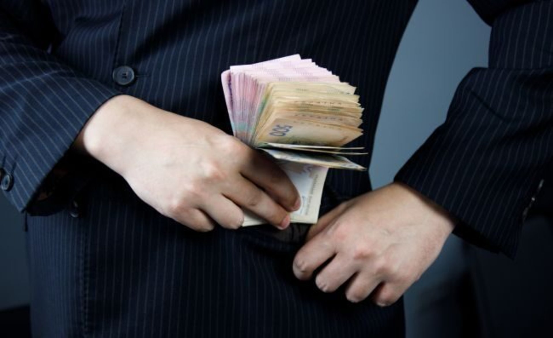 Посадовиця з Кіровоградщини може сісти на вісім років через розкрадання бюджетних грошей