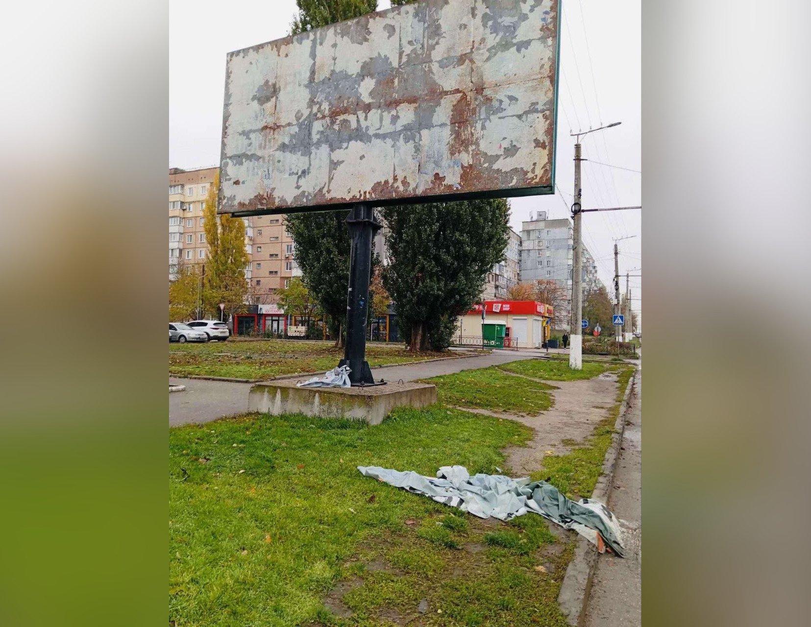 У Кропивницькому пообіцяли карати власників “неохайних” білбордів та сітілайтів