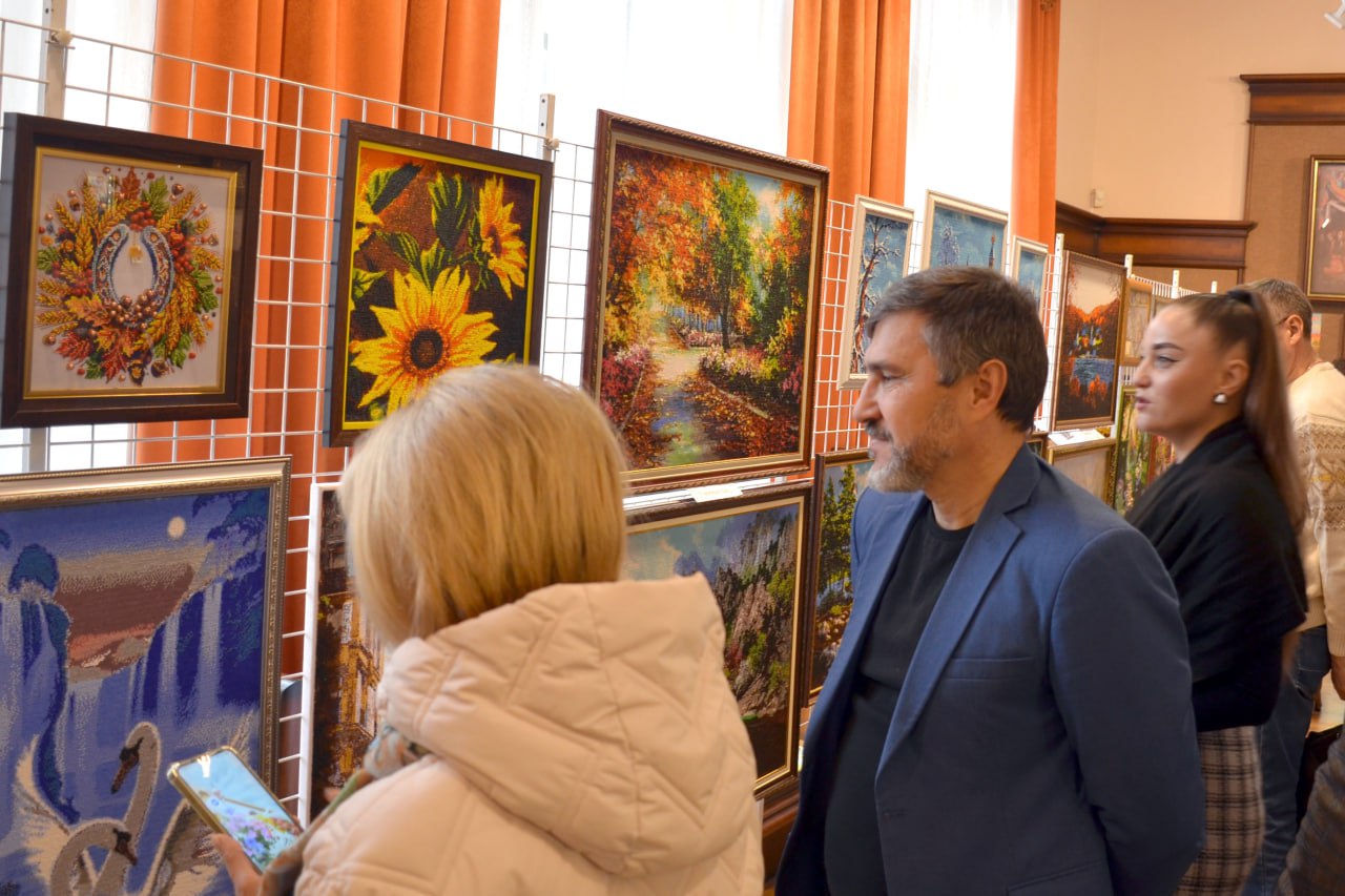 У Кропивницькому відкрили першу персональну виставку Олени Мар’євої