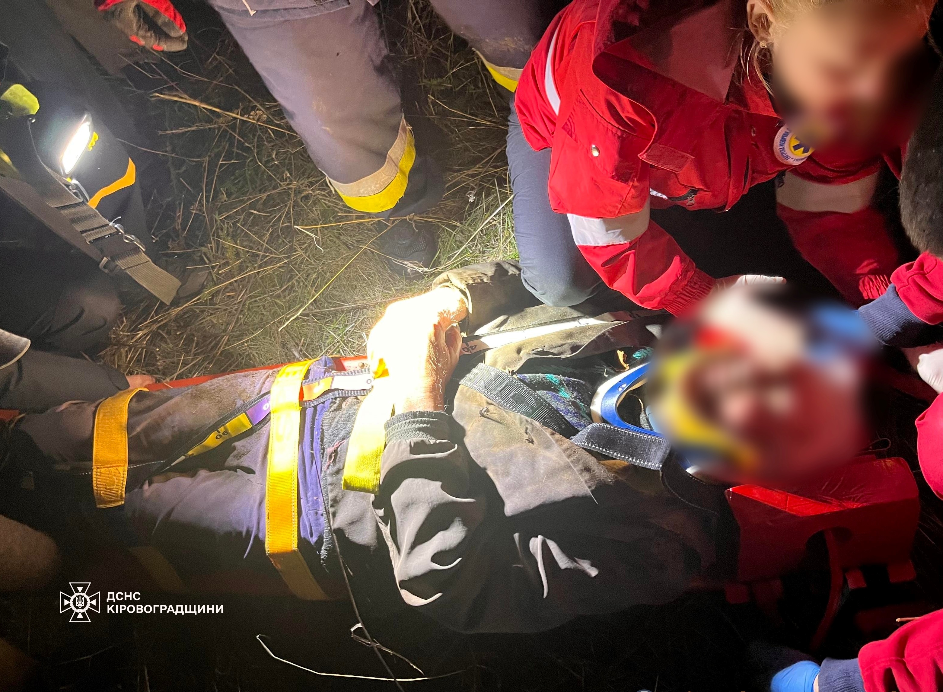 У Кропивницькому дідусь впав у закинутий льох