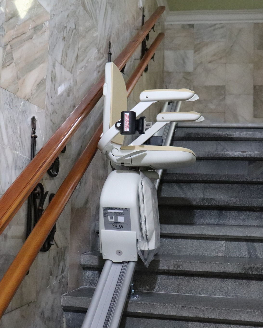 У кропивницькому музеї встановили підйомник для людей з інвалідністю