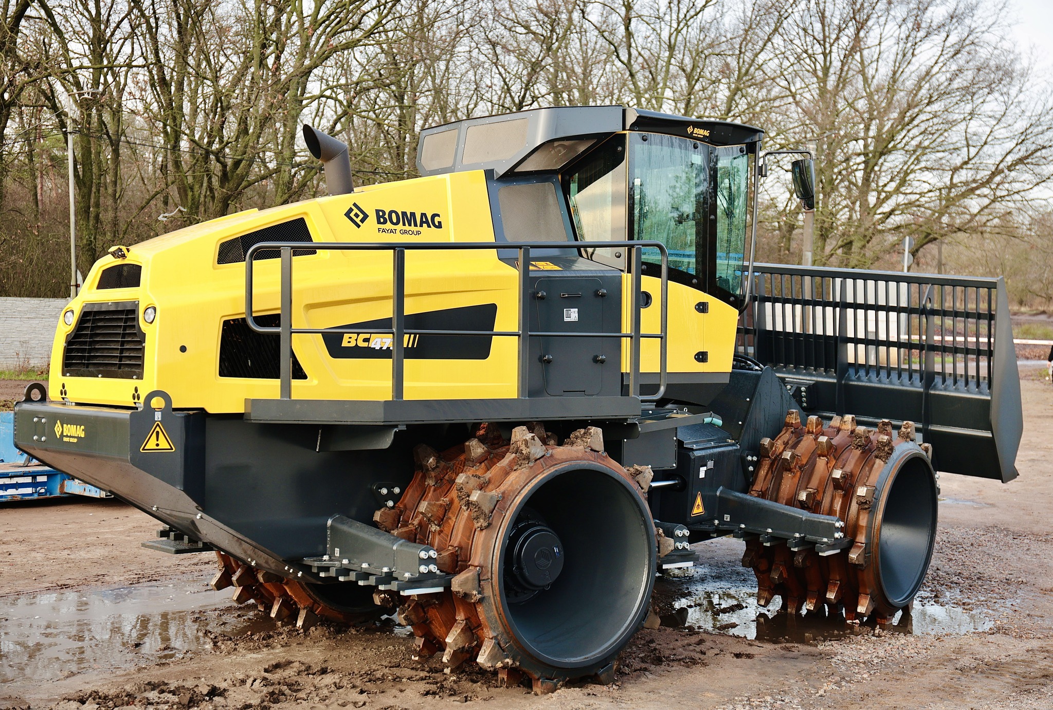 До Кропивницького привезли новий компактор для ущiльнення смiттєзвалища