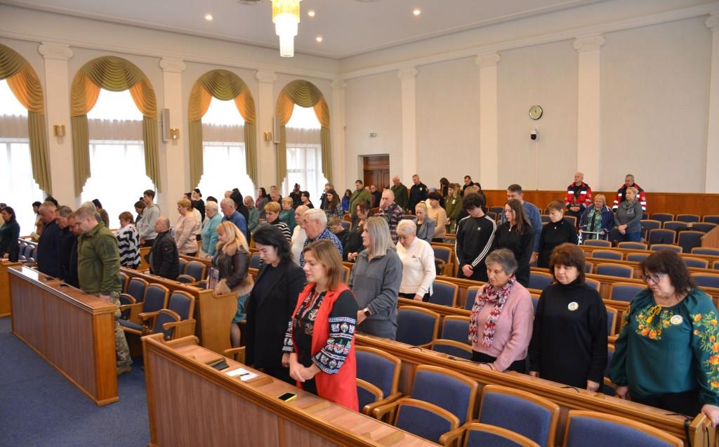 У Кіровоградській облраді родинам полеглих воїнів вручили державні нагороди