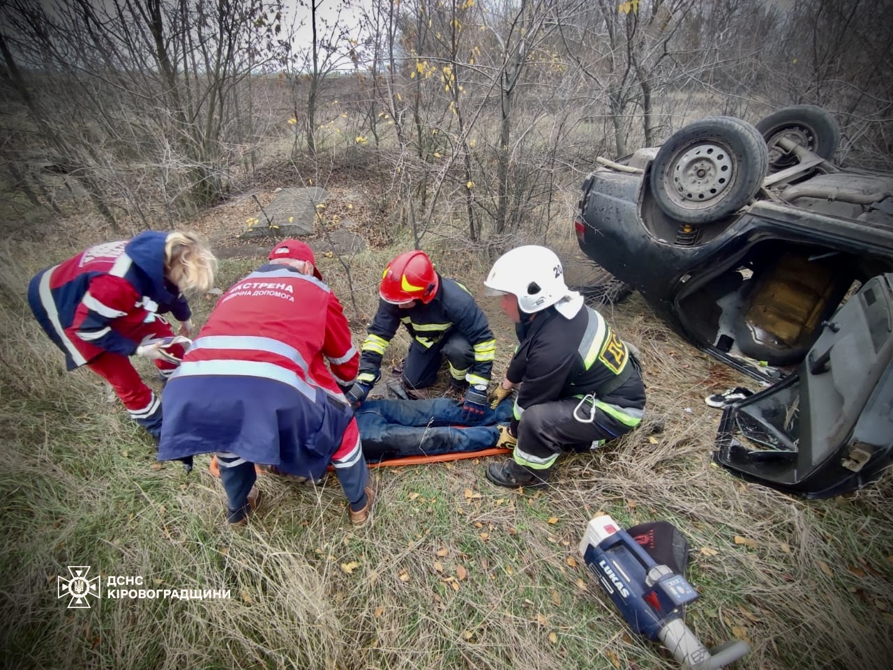 У ДТП на Кіровоградщині з автівки деблокували чоловіка